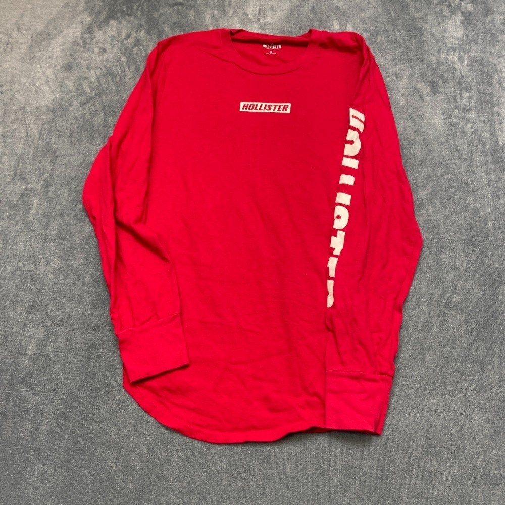 Hollister Shirt Mens Medium Red Wordmark Logo Round Hem Gym Wear Comfort Running